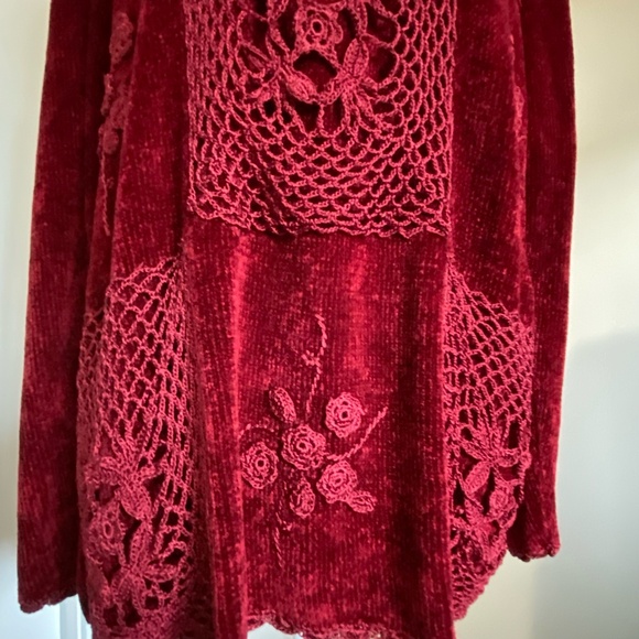 Radzoli Deep Red Chenille Dainty Crochet Flower Detail Cozy Holiday Sweater-Sz-L - Picture 3 of 16